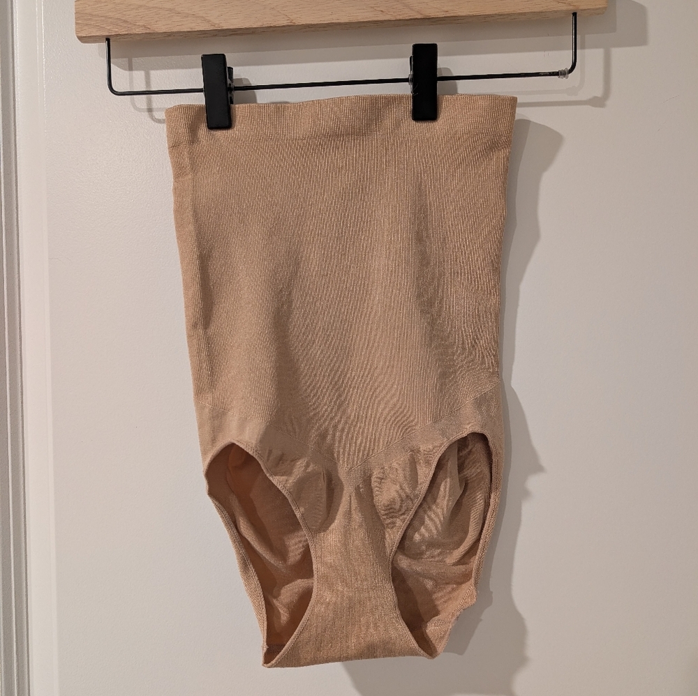NWOT Spanx High-Waisted Seamless Tummy Control Shaping Briefs - Picture 2 of 7